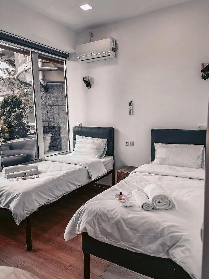 Apple Cozy Hotel Tbilisi 0*,